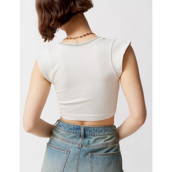 URBAN OUTFITTERS UO Go For Gold Seamless Top XS/S Ivory Gray - Picture 5 of 15